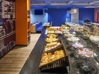 ibis budget Curitiba Centro Hotels near باتل