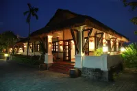 Son Tra Resort & Spa Danang Отели рядом с достопримечательностью «Lady Buddha»