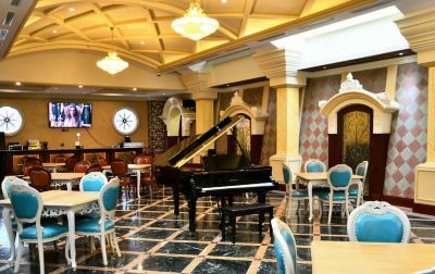 Restaurant The Luneta Hotel Manila Photo
