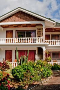 3enodoxeia Se Beau Vallon Poy Na Meinete Se Beau Vallon Trip Com