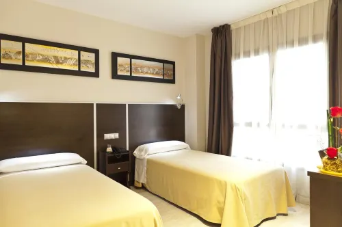 Hostal Avenida Barajas - Pensions