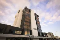 Quality Suites Central Square Hotels in 