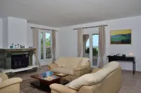 Chrysiida Suites