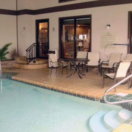 Quality Inn & Suites Searcy I-57