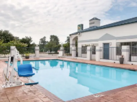 Quality Inn Carthage Hotels in Panola County