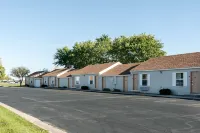 Rodeway Inn & Suites Отели рядом с достопримечательностью «Buffy The Cow»