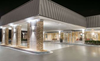 Quality Inn Dayton Airport - Housity