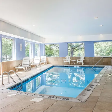 Comfort Inn Wethersfield - Hartford Отели рядом с достопримечательностью «Капитолий штата»