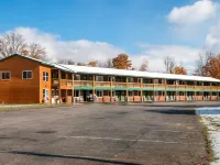 Quality Inn & Suites Munising Hotels in Munising Township