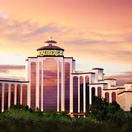L’Auberge Casino Resort Lake Charles Отели рядом с достопримечательностью «Север Бич»