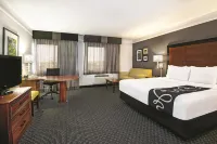 La Quinta Inn & Suites by Wyndham Houston Baytown East