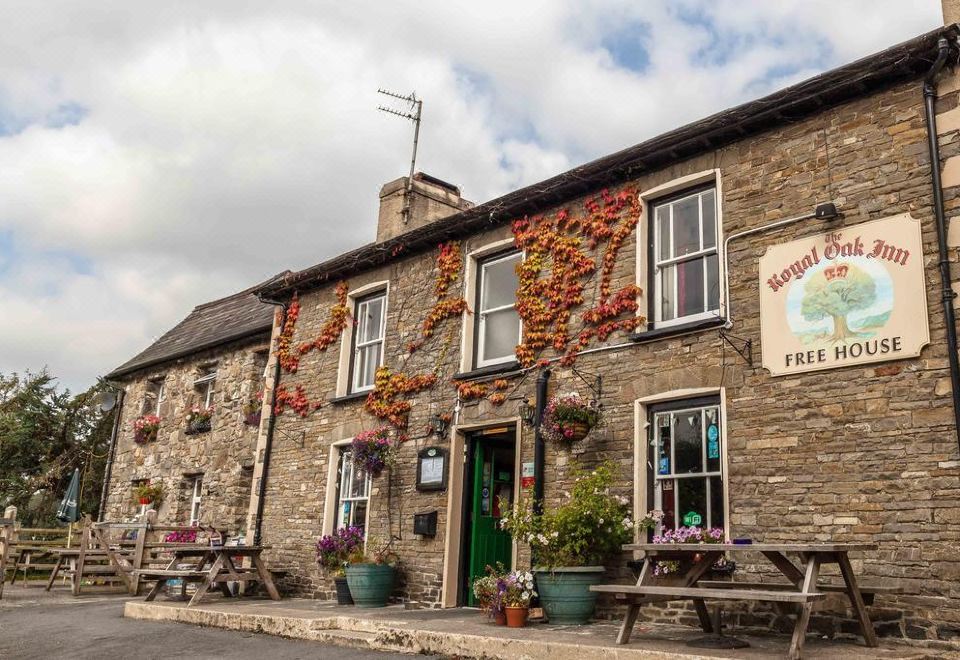 The Royal Oak Inn - Housity