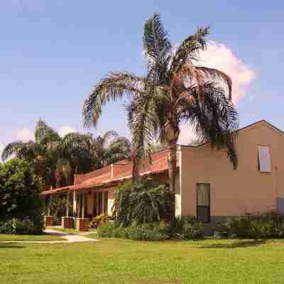 The Bungalows on Shary Hotel Exterior