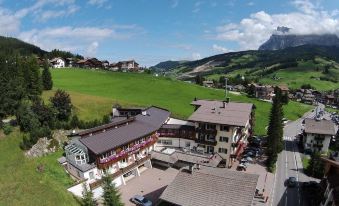 Dolomites Wellness Hotel Savoy