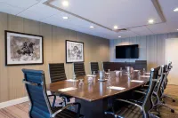 DoubleTree by Hilton Laurel Các khách sạn ở Calverton