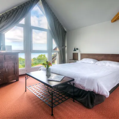 Zenitude Evian les Terrasses du Lac, Ascend Hotel Collection Отели рядом с достопримечательностью «Термальный спа-комплекс Эвиан»