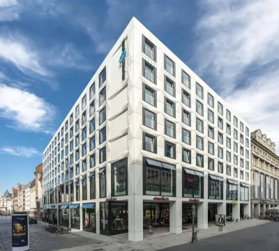 Motel One Leipzig-Augustusplatz Hotels near Academixer Cabaret