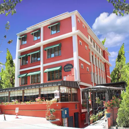 Bakirkoy Tashan Business & Airport Hotel Отели рядом с достопримечательностью «Пристань для яхт Атакой»