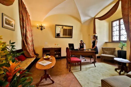 Questenberg Hotel Отели рядом с достопримечательностью «Чумная колонна Святой Троицы»