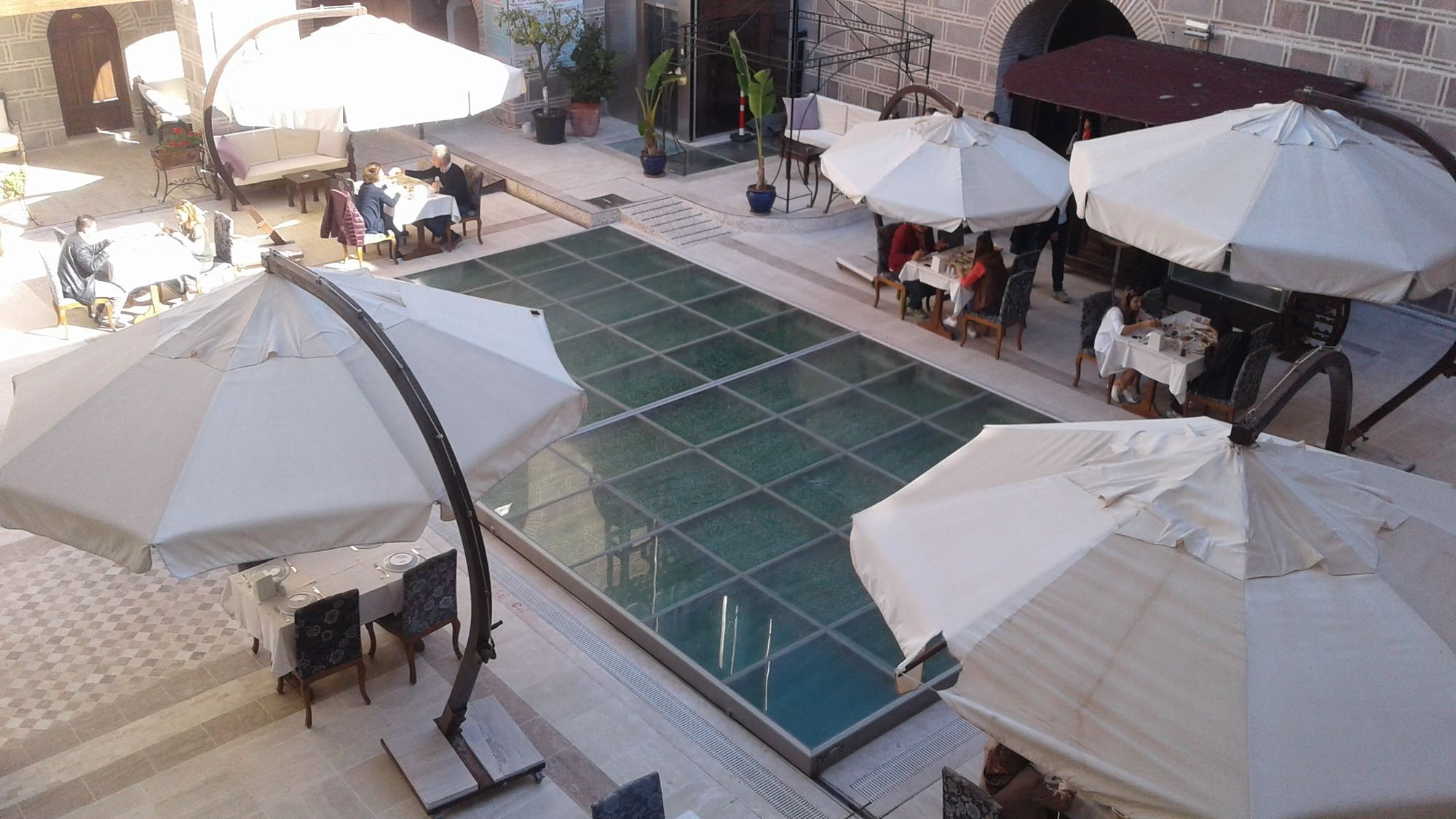 Cesme Kanuni Kervansaray Historical Hotel