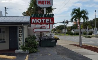 Three Oaks Motel - Titusville