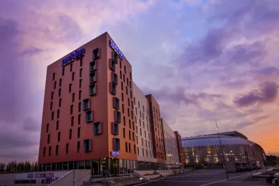 Park Inn by Radisson Lille Grand Stade Hôtels à proximité de : Église catholique Nativité de Notre-Dame à Villeneuve-d'Ascq