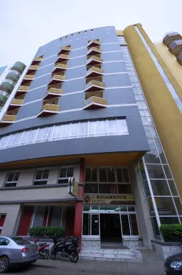 Le Ndiambour Hôtel et Résidence Hotel dekat Mosque of the Divinity