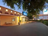 Ibis Budget Brisbane Airport Hotel di Clayfield