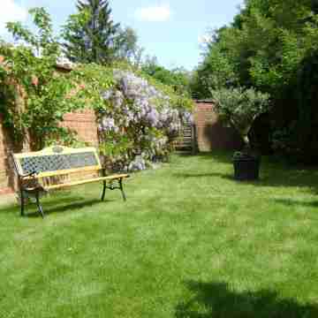 Brigitte & Alain Hotel Exterior