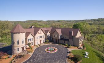 Goldmoor Inn & Resort
