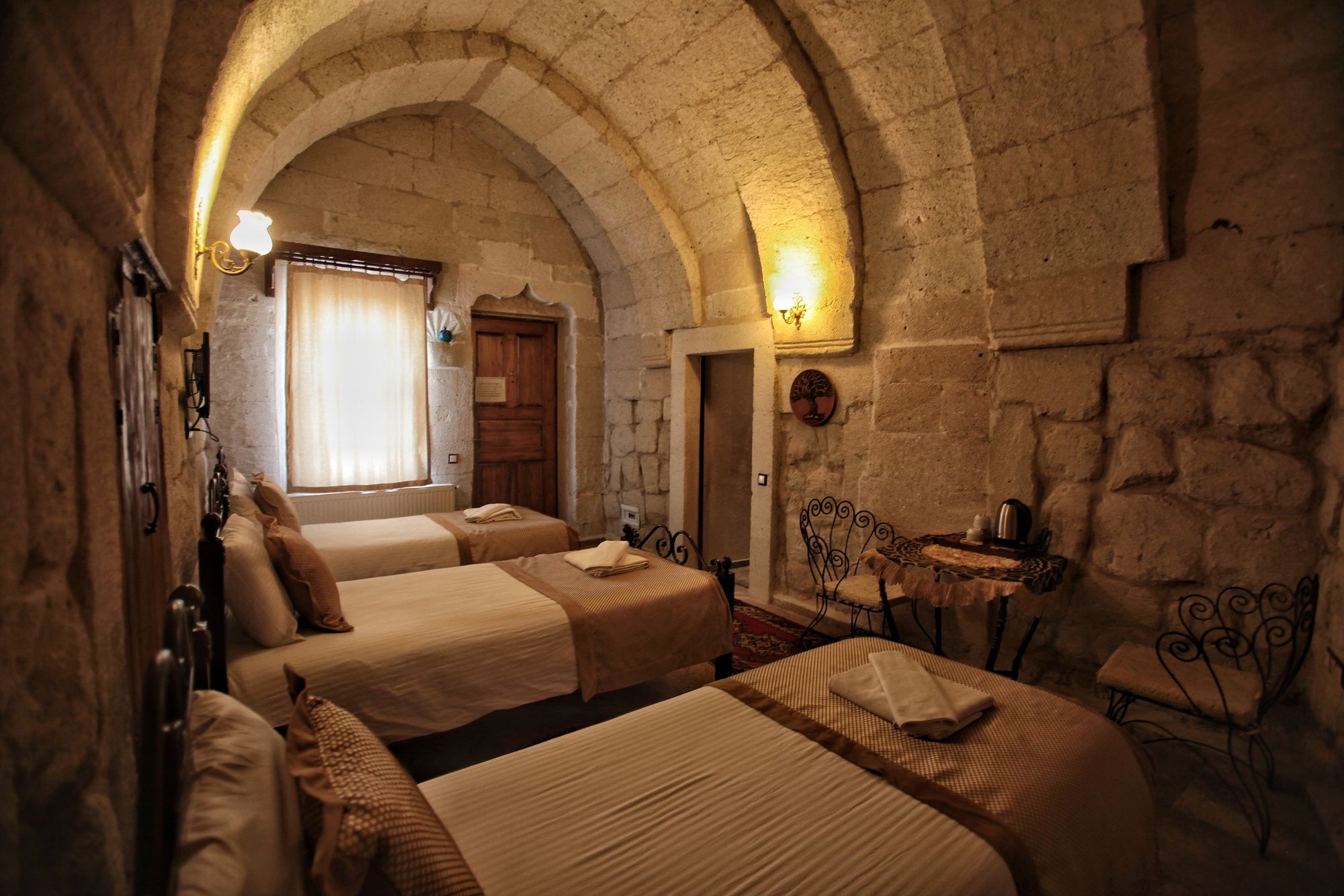 Emit Cave Hotel