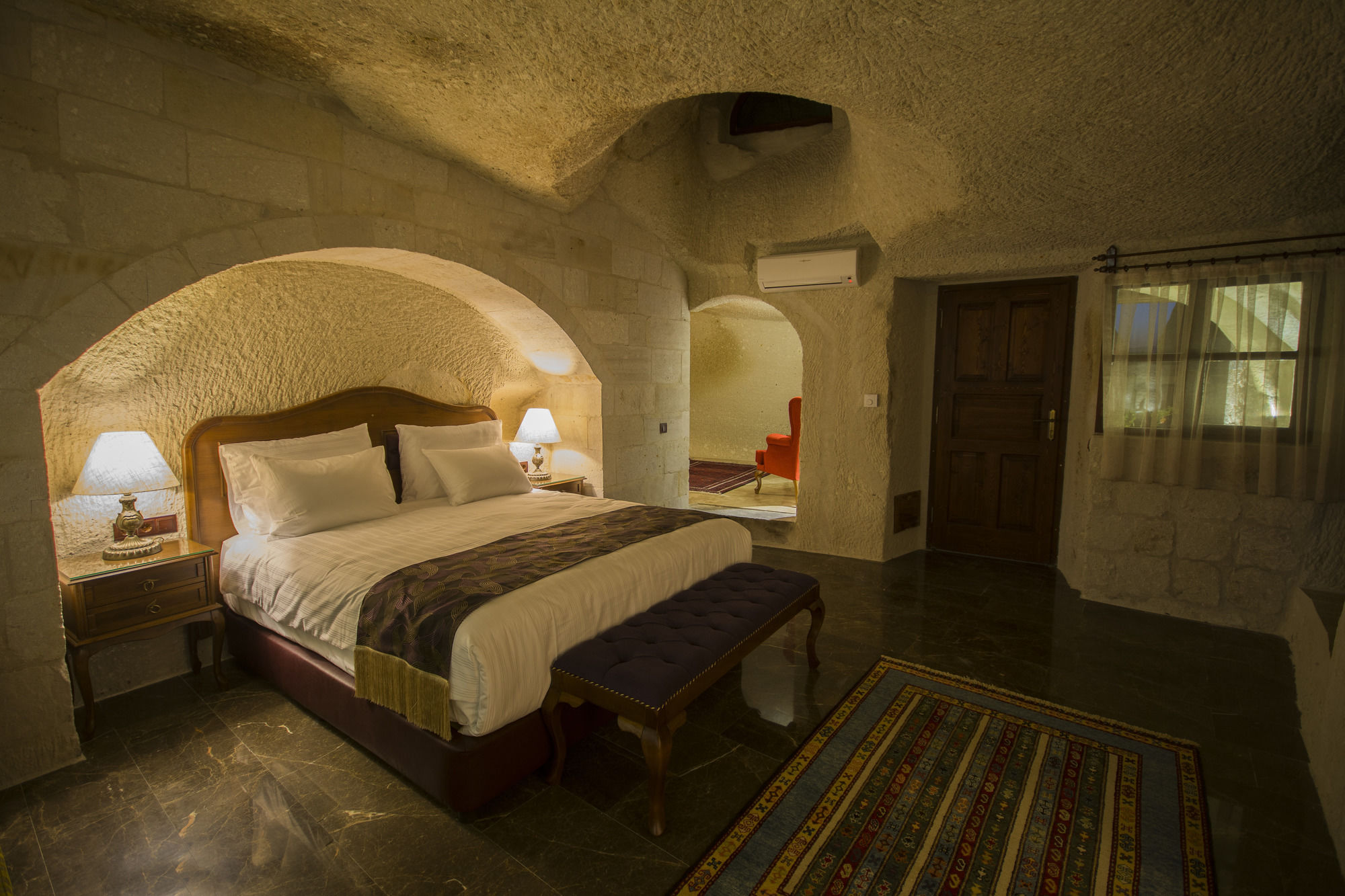 Artemis Cave Suites