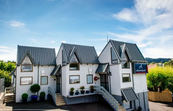 阿里亞河畔汽車旅館