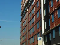 Greet Hotel  Paris Porte de la Chapelle - Aréna Hotellit kohteessa 18. arrondissementti