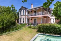 Medindi Manor Hotels in Rondebosch