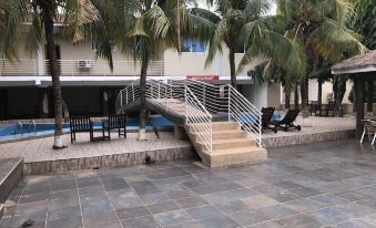 Crystal Rose Ambassador Hotel