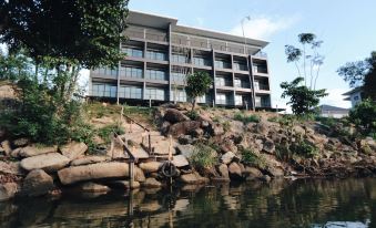 Riverawan Hotel