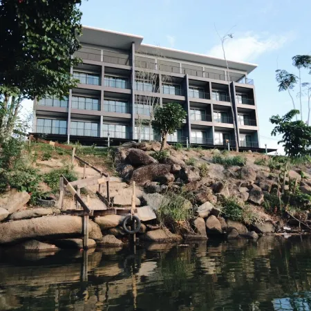 Riverawan Hotel