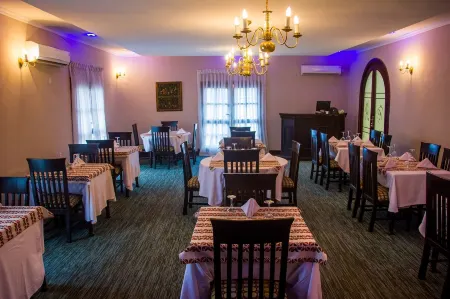 The Palmview Manor Hotel