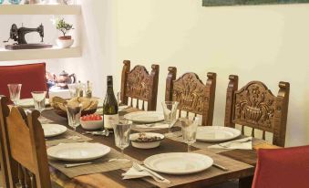 Athenian House in Plaka Villa by Athenian Homes - Housity