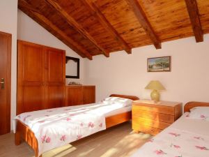 Villa with 4 Bedrooms in Blato, with Private Pool, Furnished Garden an