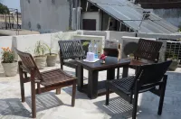 Gurjeet Hotel by Naavagat