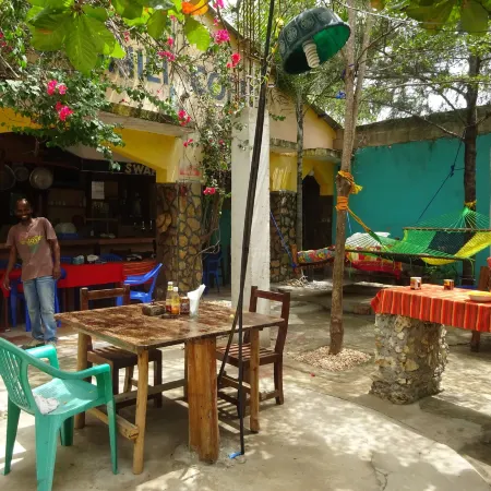 Homeland Swahili Lodge - Hostel