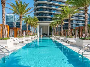 SLS Lux Brickell