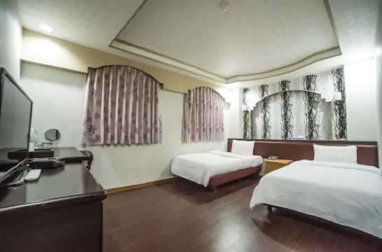 W L Fun House Hotel (Hsinchu)