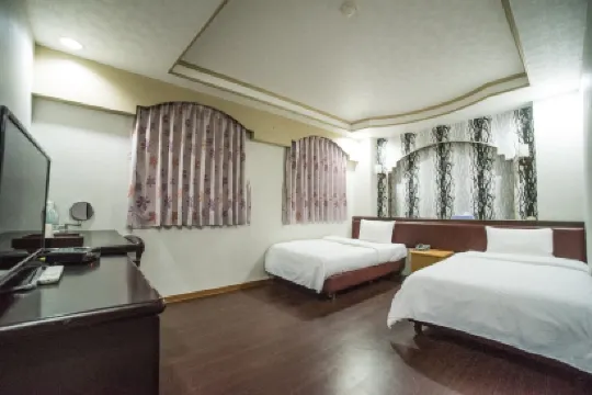 W L Fun House Hotel (Hsinchu)