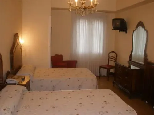 Hostal la Mexicana Hotels in Santander