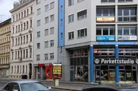 Leon Suite Apartments