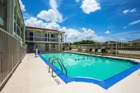 Super 8 by Wyndham Texas City Hotels in La Marque