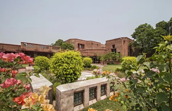 費薩拉巴德塞雷納酒店